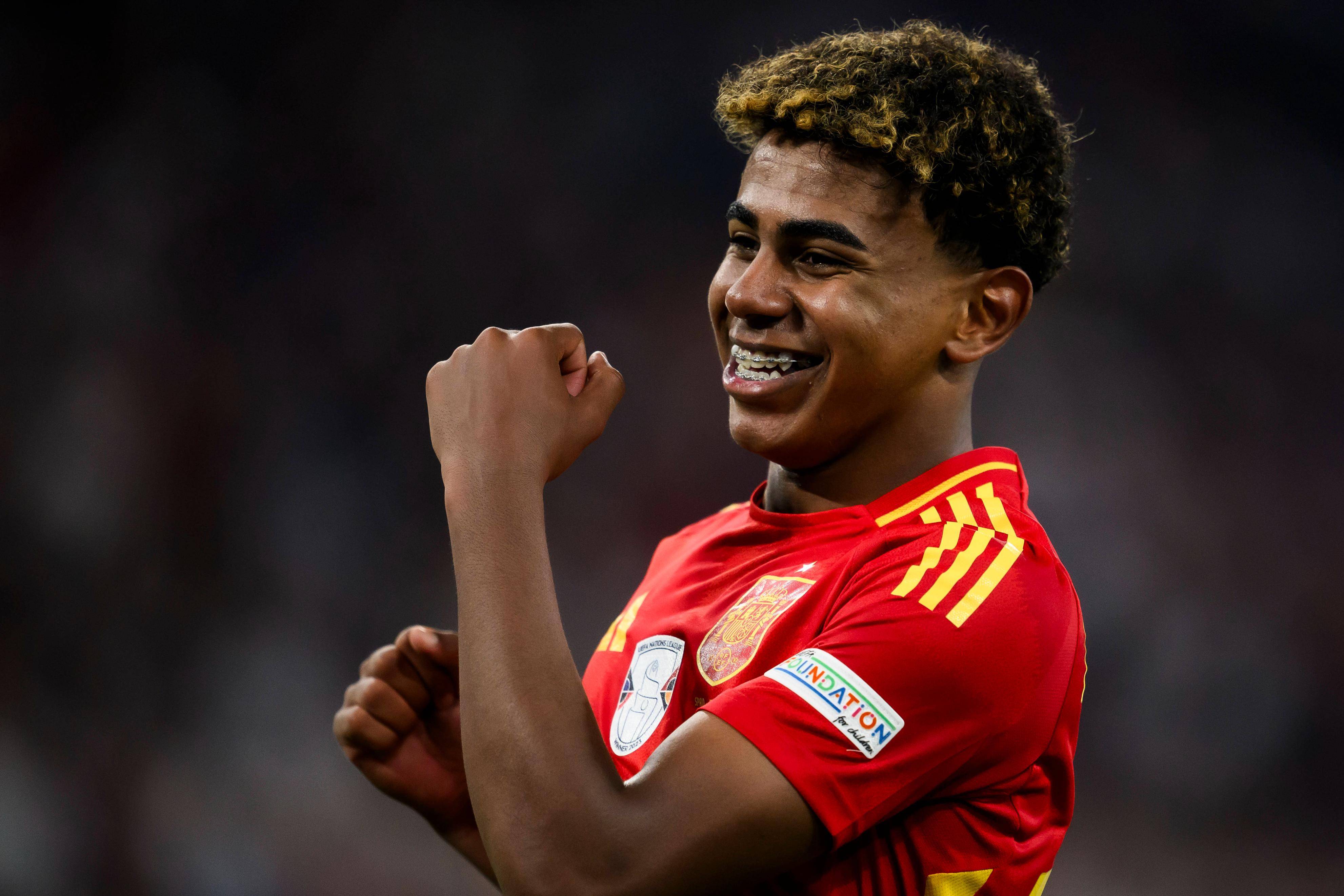 荷兰轻取美国,姆巴佩点燃赛场 荷兰轻取美国,姆巴佩点燃赛场