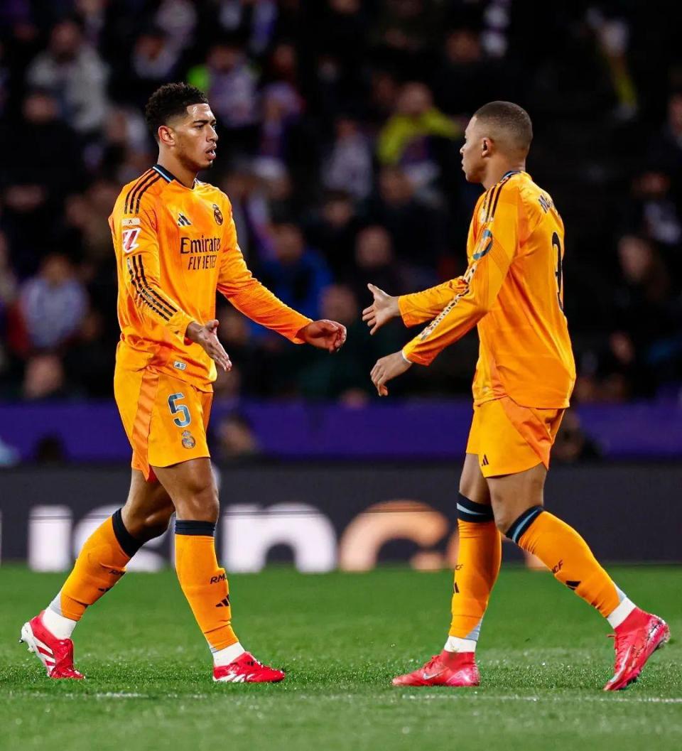 荷兰轻取美国,姆巴佩点燃赛场 荷兰轻取美国,姆巴佩点燃赛场