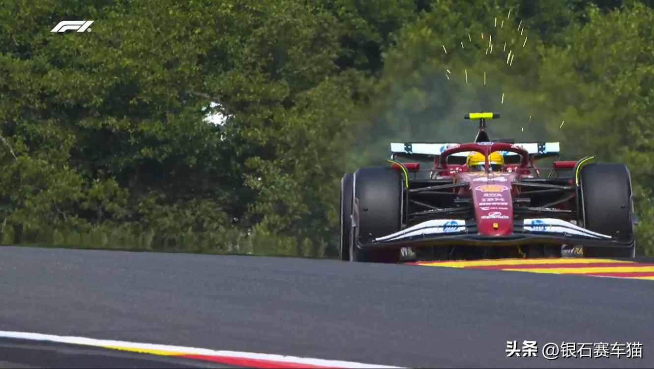 红牛车队力克哈斯车队，皮亚斯特里带队取胜