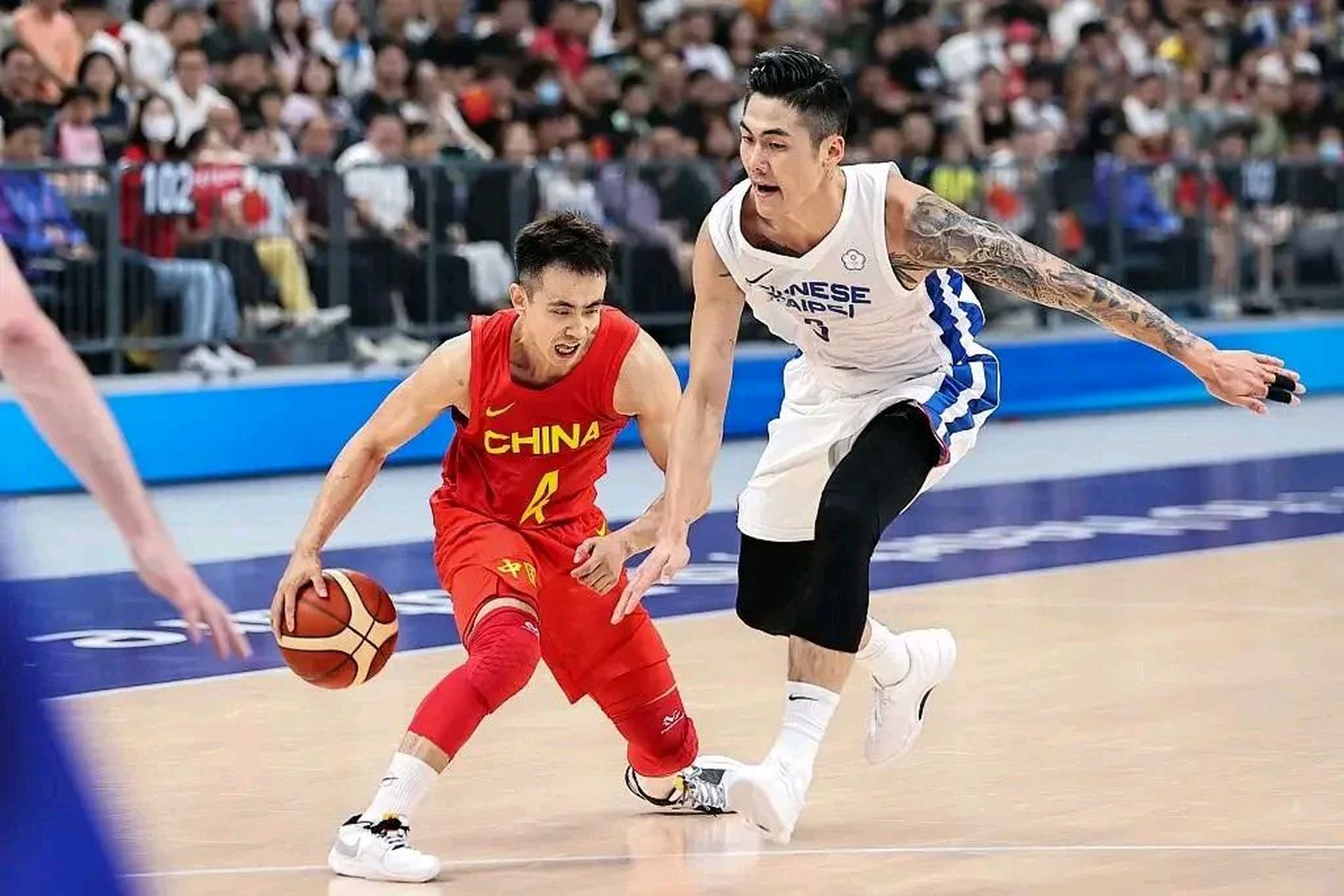 深圳队力克广州队，赵继伟状态火热