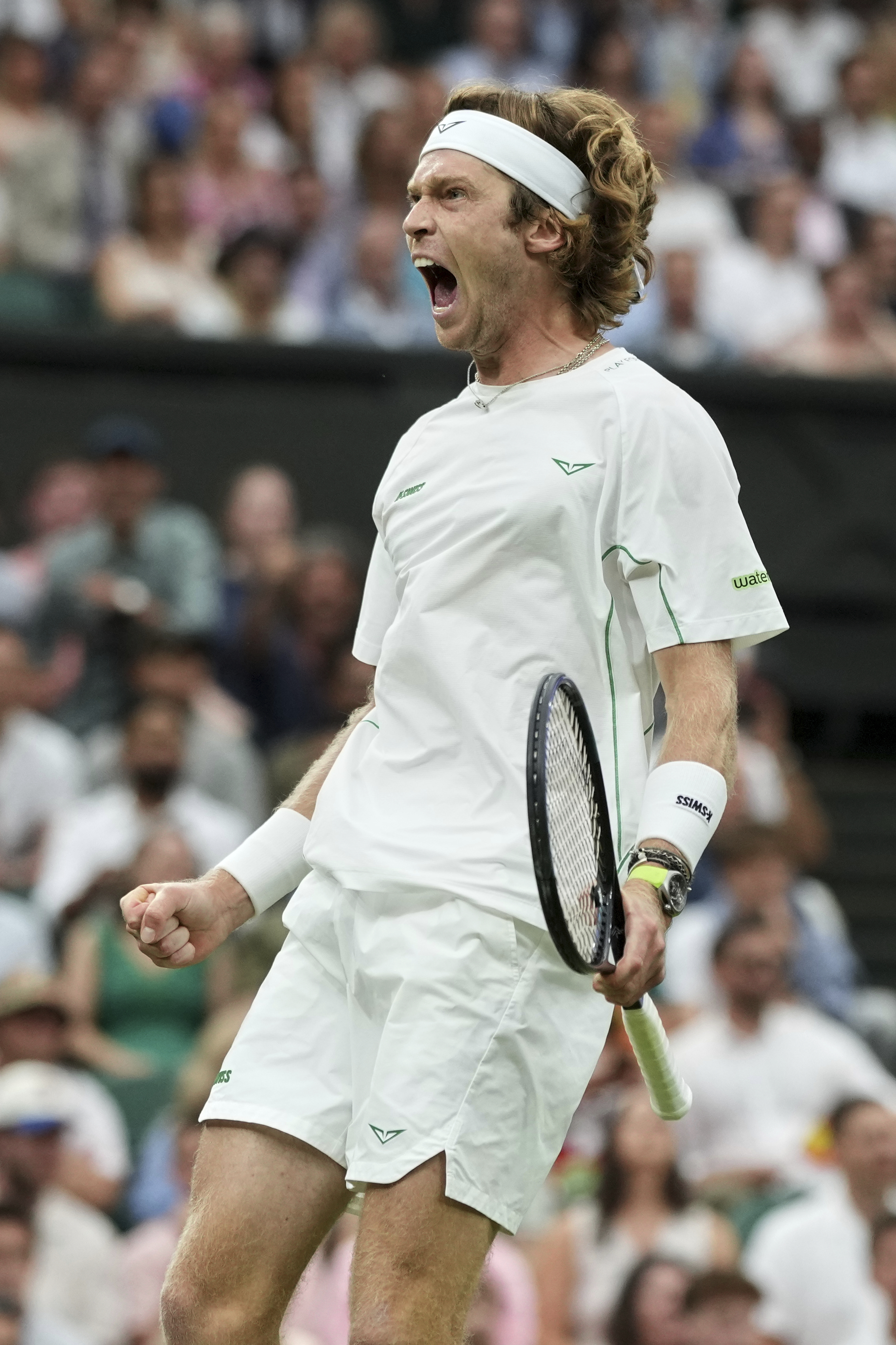 戴维斯杯鏖战温网，阿尔卡拉斯统治全场