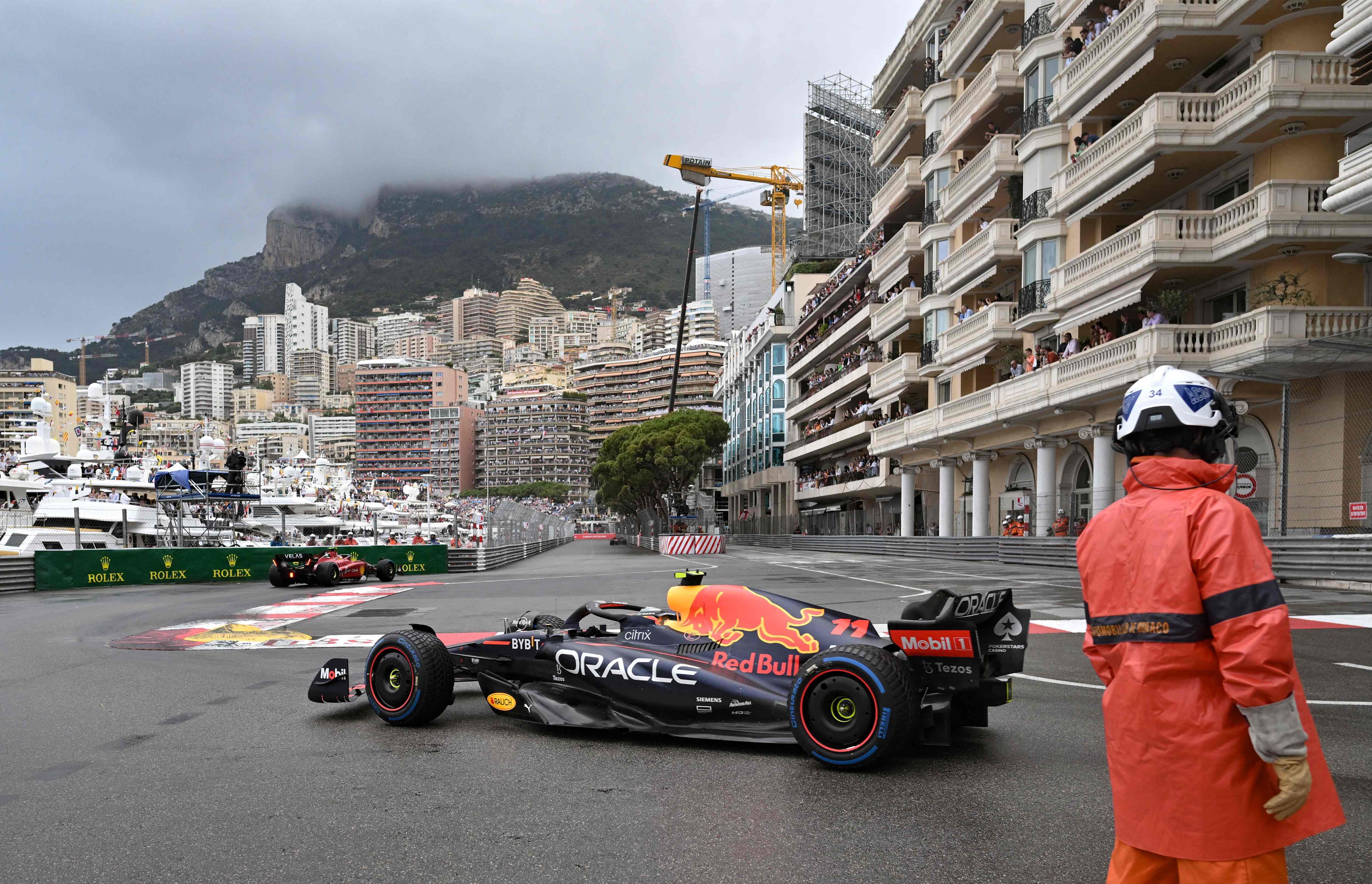 红牛车队力克威廉姆斯，佩雷兹状态火热