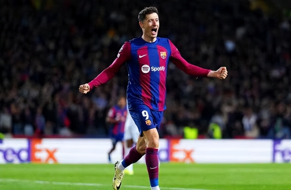 阿森纳鏖战波兰，莱万关键制胜