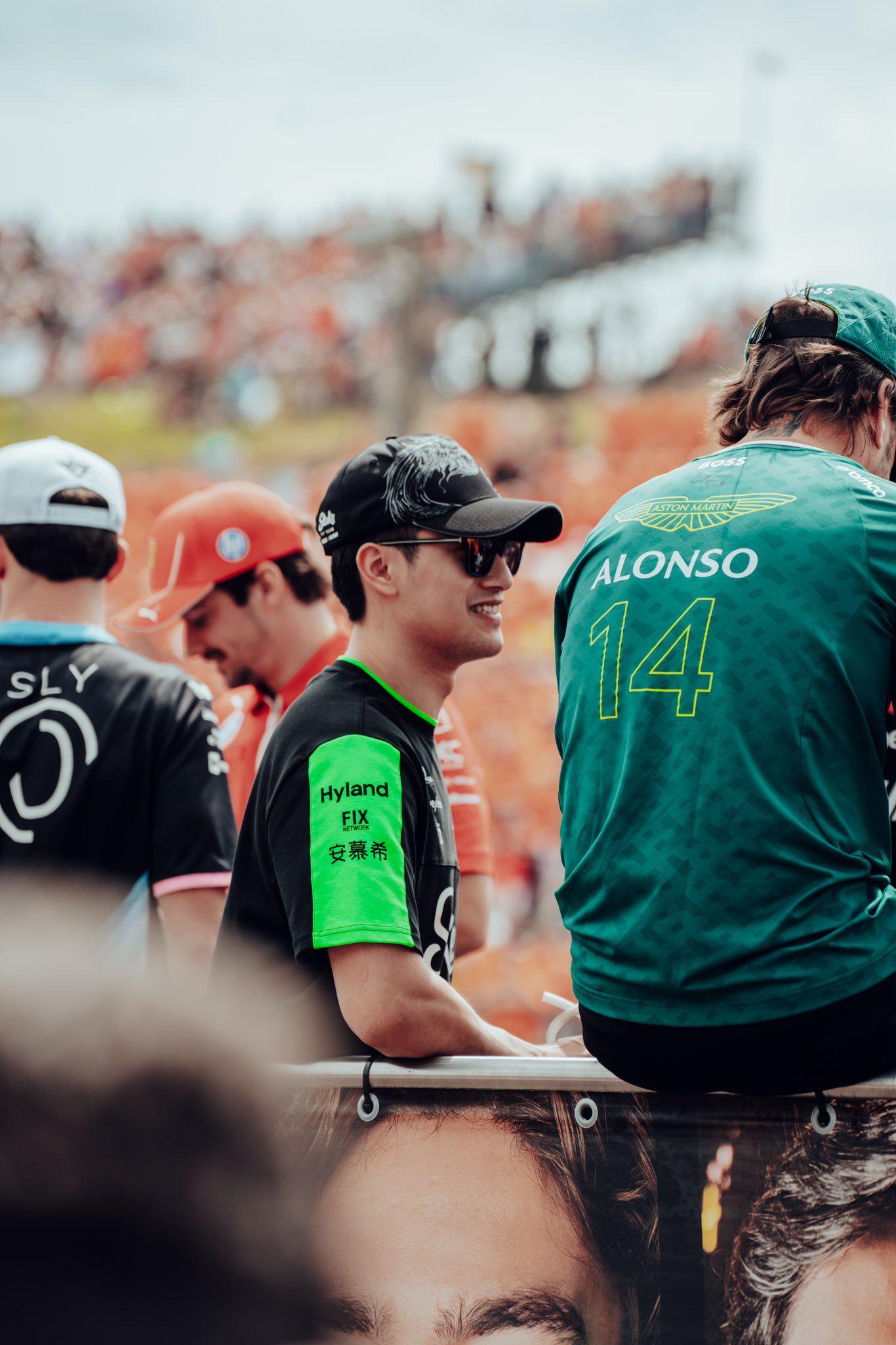 雷诺车队鏖战索伯车队，周冠宇高光表现