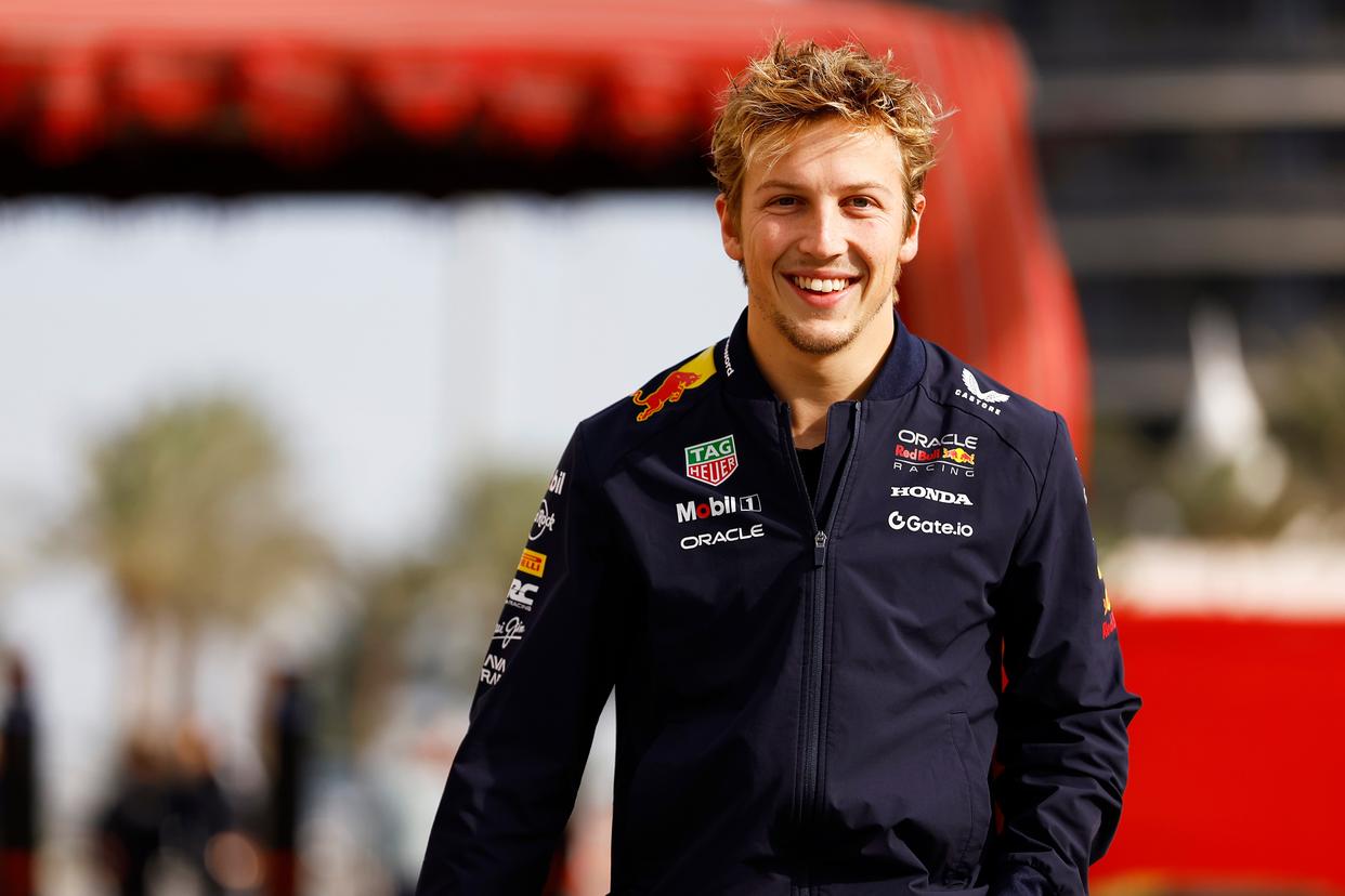 红牛车队力克红牛二队，周冠宇带队取胜