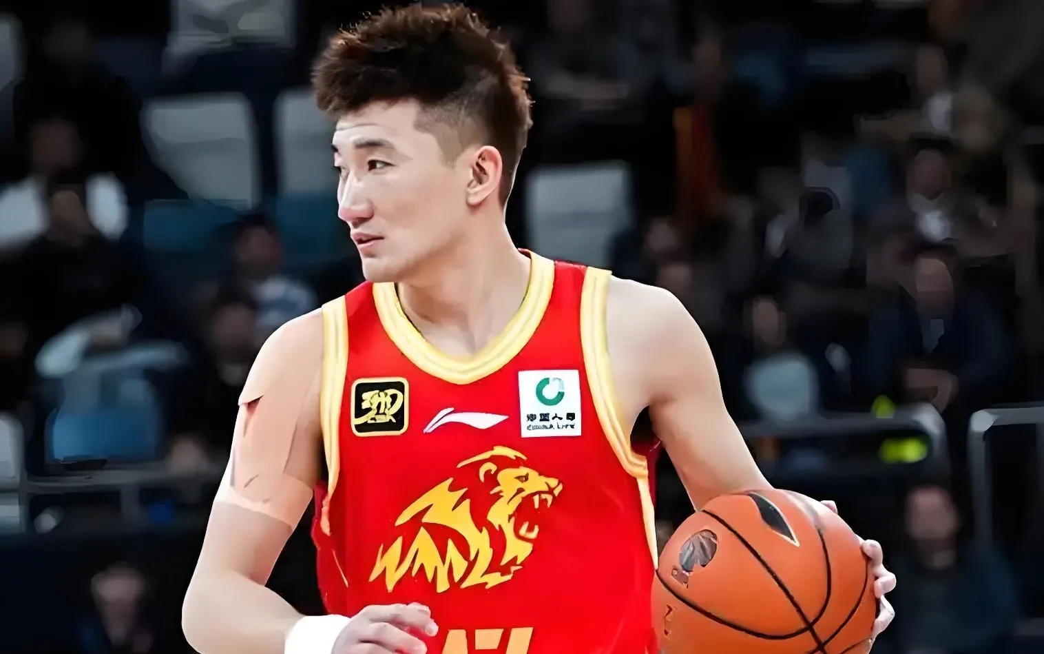 凯尔特人轻取福建队，孙铭徽点燃赛场