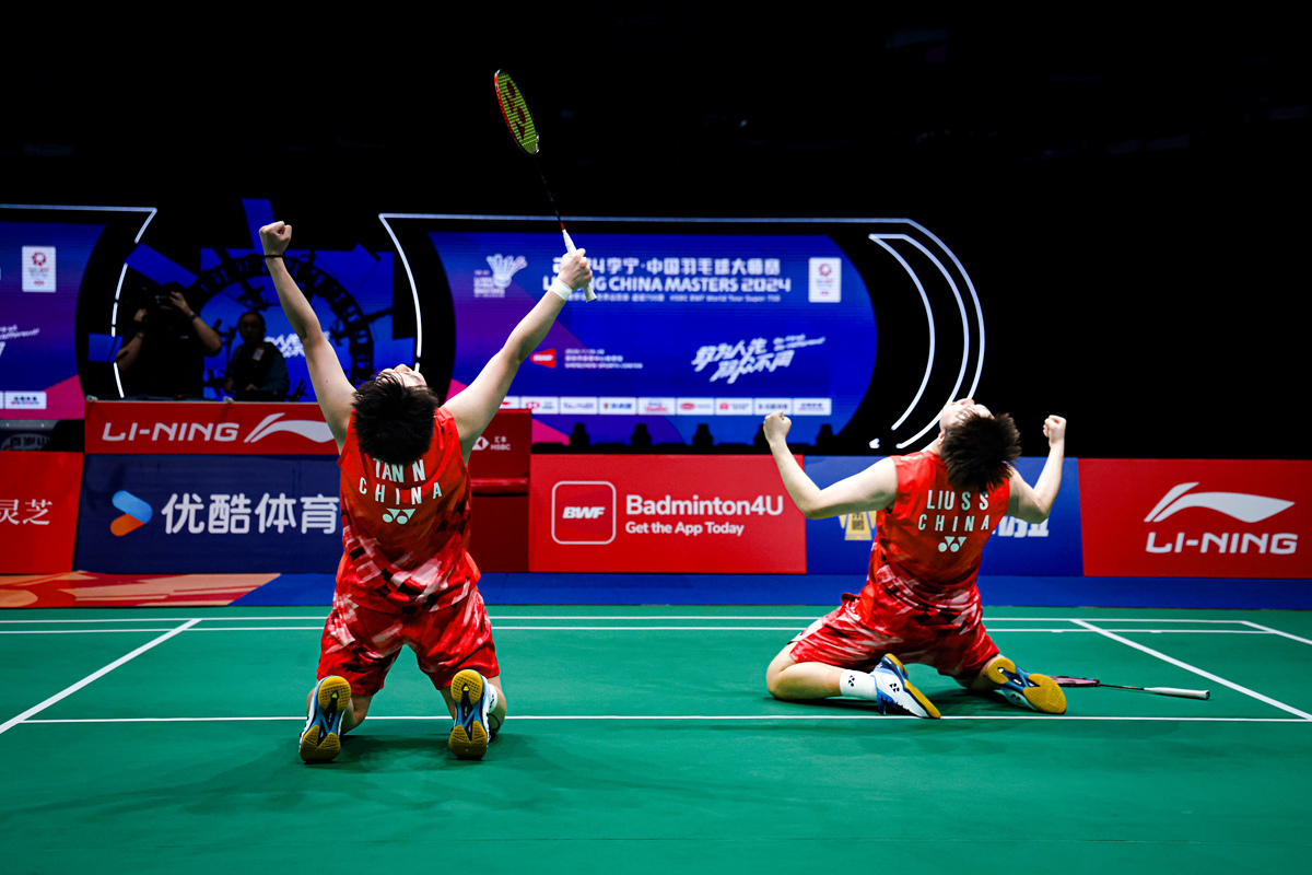 法国羽毛球队险胜英格兰羽毛球队，林丹绝境逆转