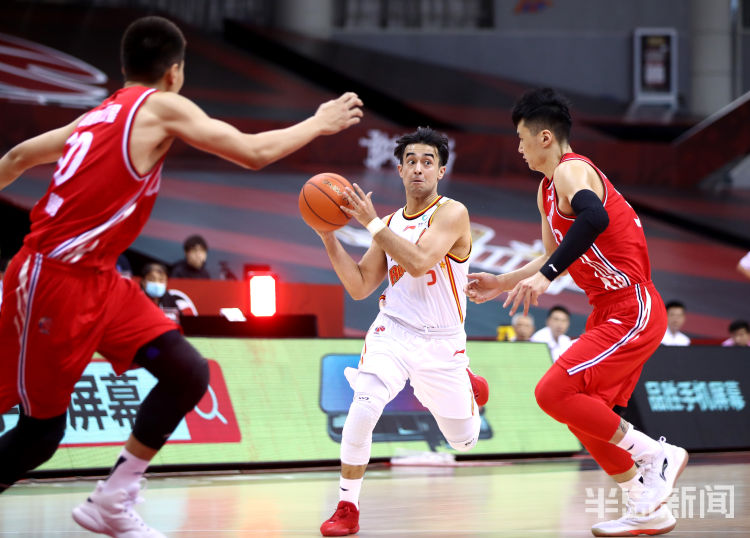 八一男篮取得两连胜，实力逐渐显现