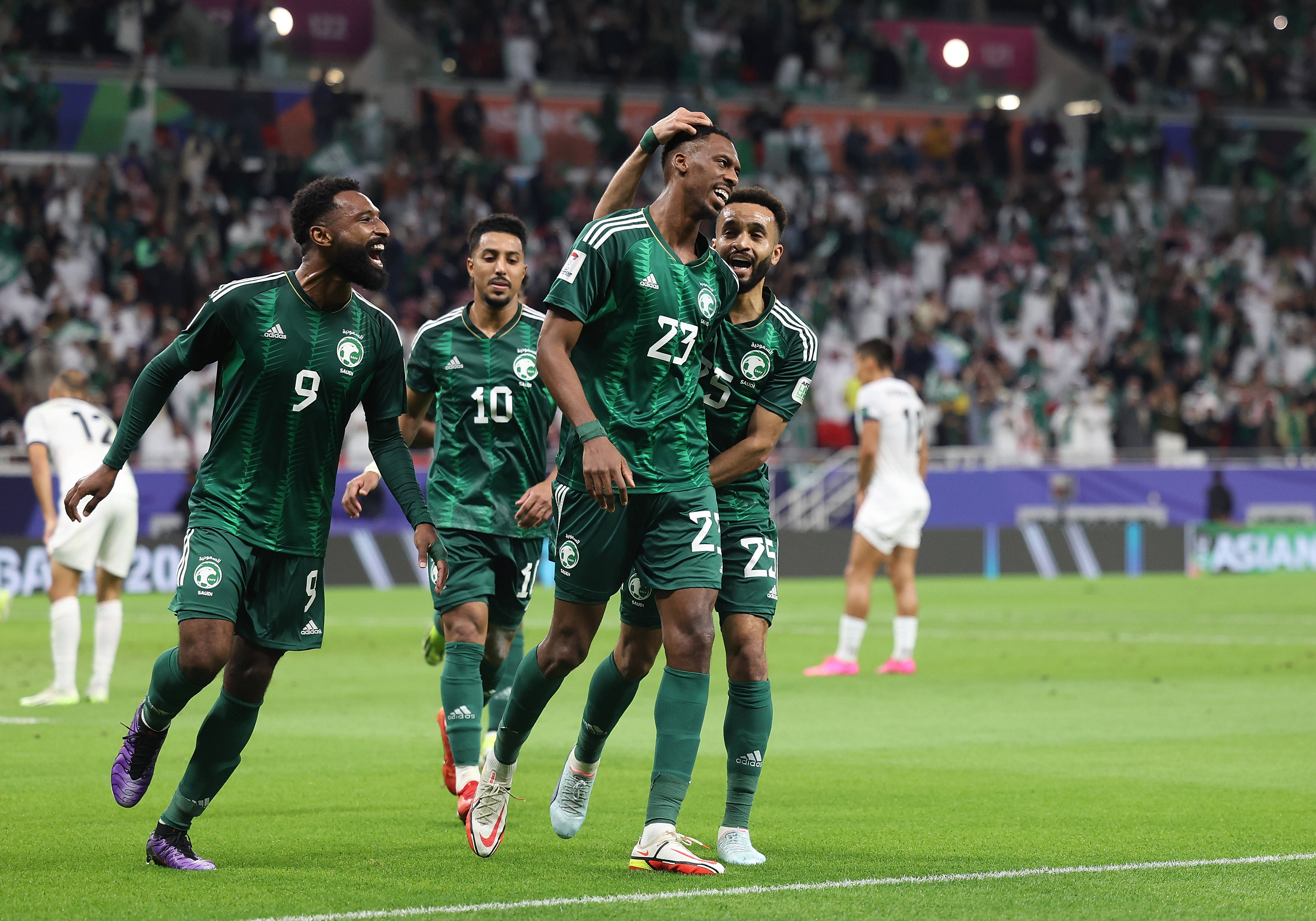 沙特阿拉伯队在比赛中取得胜利,晋级下一阶段 沙特阿拉伯队在比赛中取得胜利,晋级下一阶段