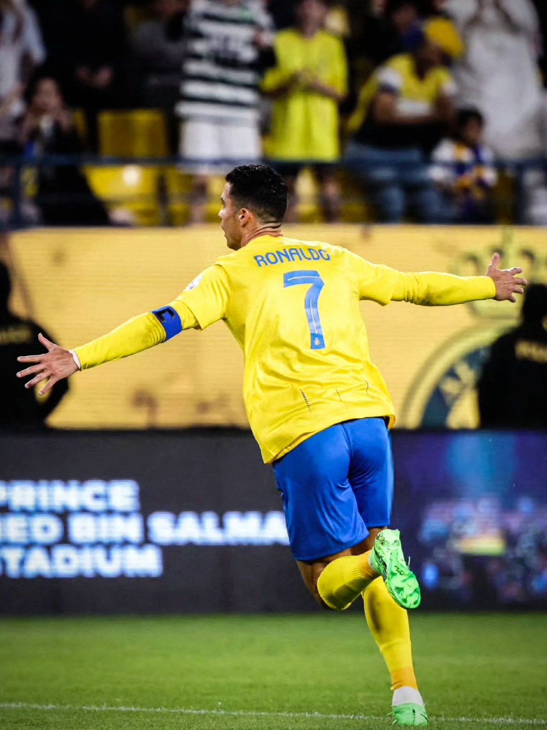 沙特阿拉伯队在比赛中取得胜利,晋级下一阶段 沙特阿拉伯队在比赛中取得胜利,晋级下一阶段