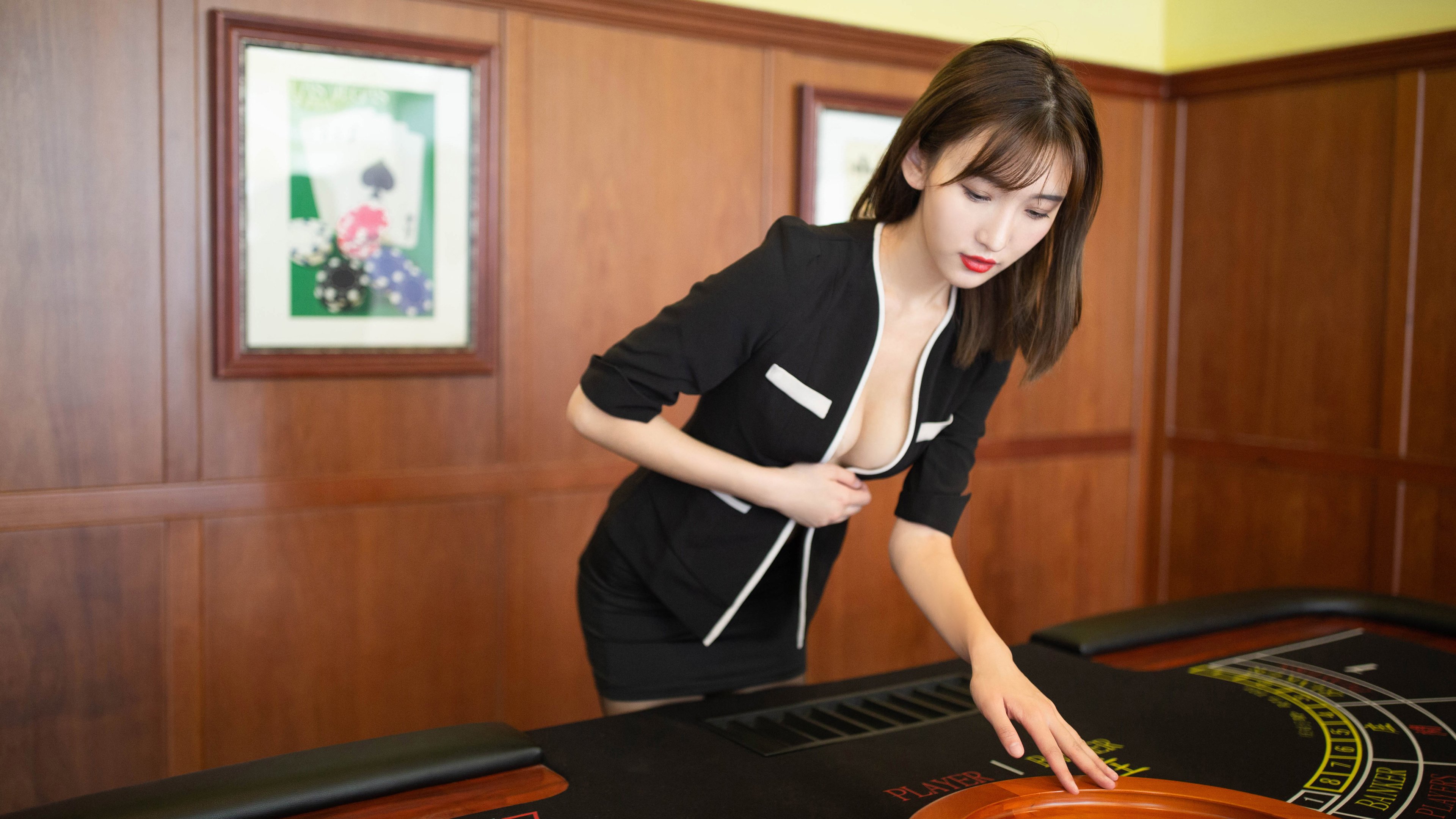 巴黎强行终结安哥拉，萨内成为关键先生—一场战术与意志的较量