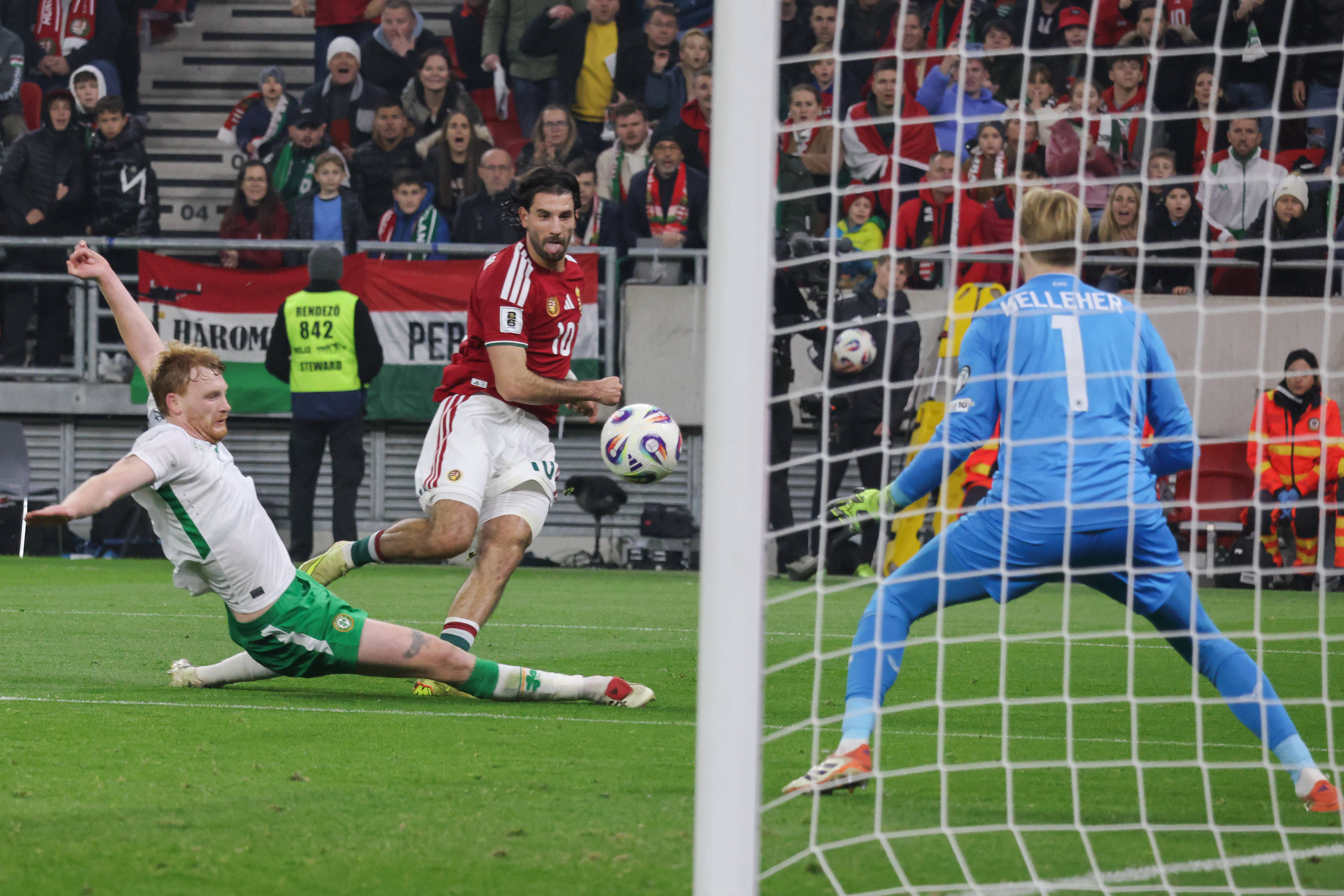 爱尔兰队不敌匈牙利,小组赛告别 爱尔兰队不敌匈牙利,小组赛告别