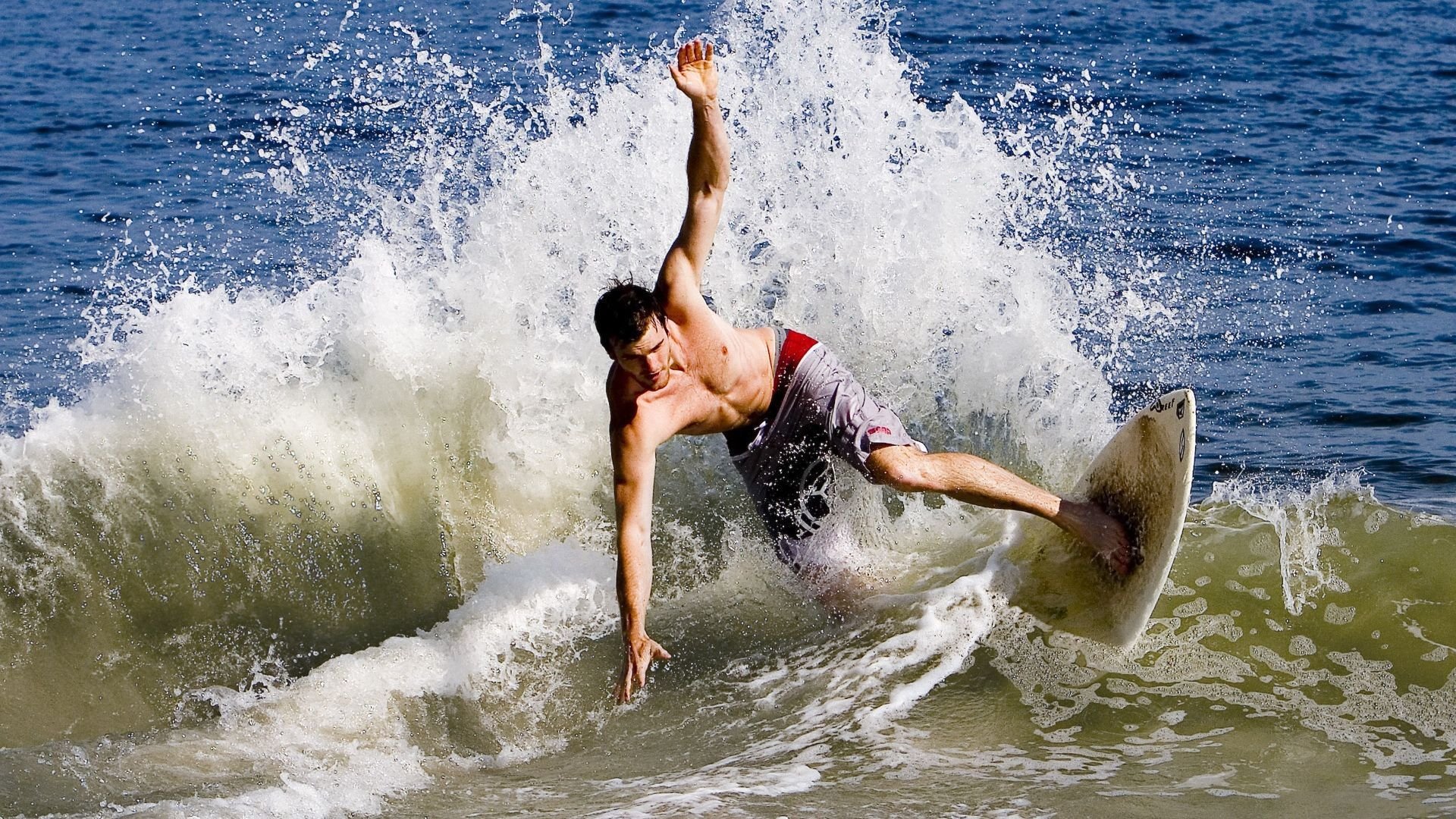 奥运周期关键战之夜，马克西让比赛提前失去悬念