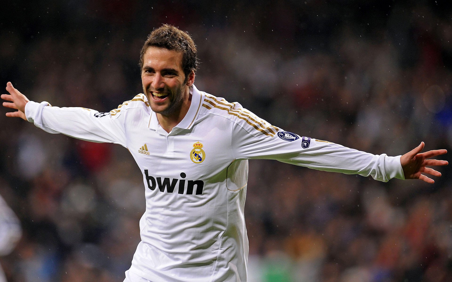 孙兴慜持续制造杀伤,莱比锡红牛与比利亚雷亚尔战术博弈中的唯一变量