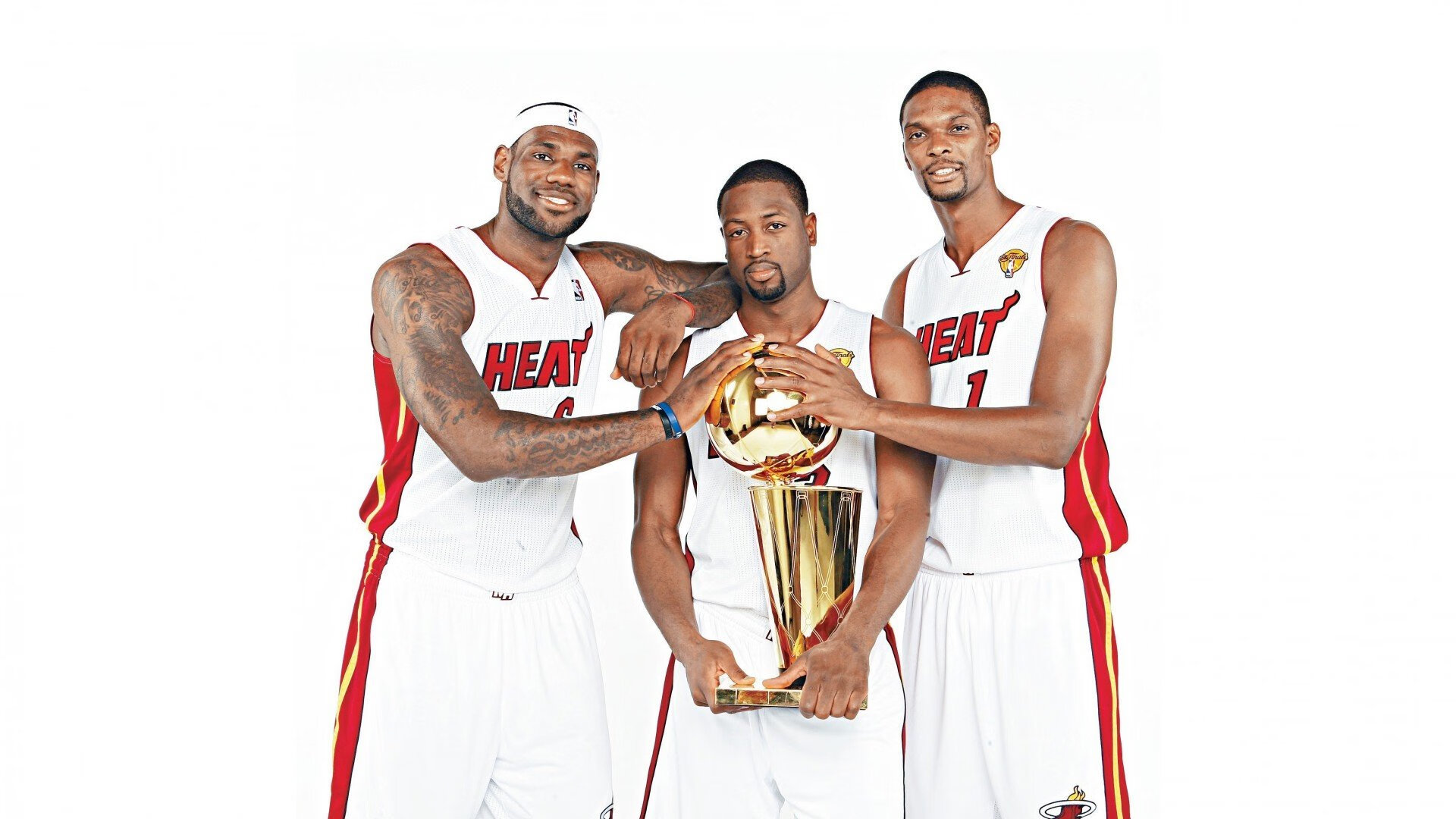 跨越时空的赛场，从美加墨世界杯到CBA，竞技精神的唯一共鸣